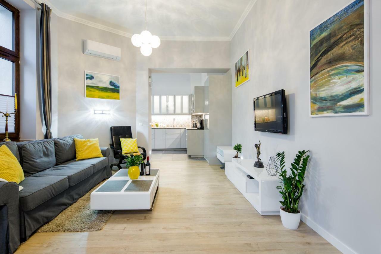 Kings Landing Apartament クラクフ エクステリア 写真
