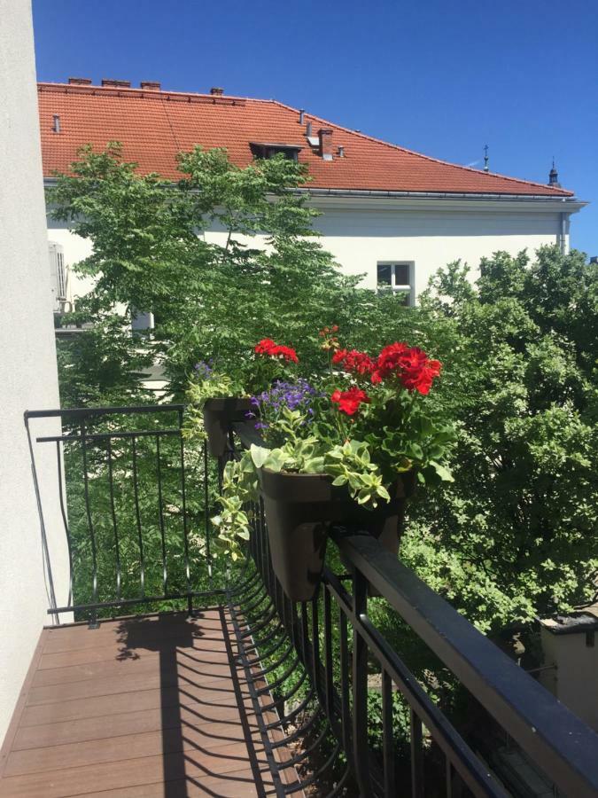 Kings Landing Apartament クラクフ エクステリア 写真